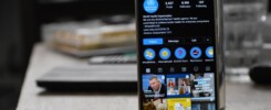 Nákup sledujících na Instagramu zobrazený na mobilním telefonu