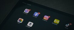 Telefon s aplikacemi Instagram a TikTok a ceník followers a likes pro rok 2026