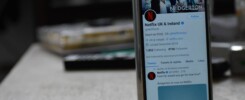 Nákup followers v Německu – bezpečnost a legálnost na telefonu se sociálními sítěmi